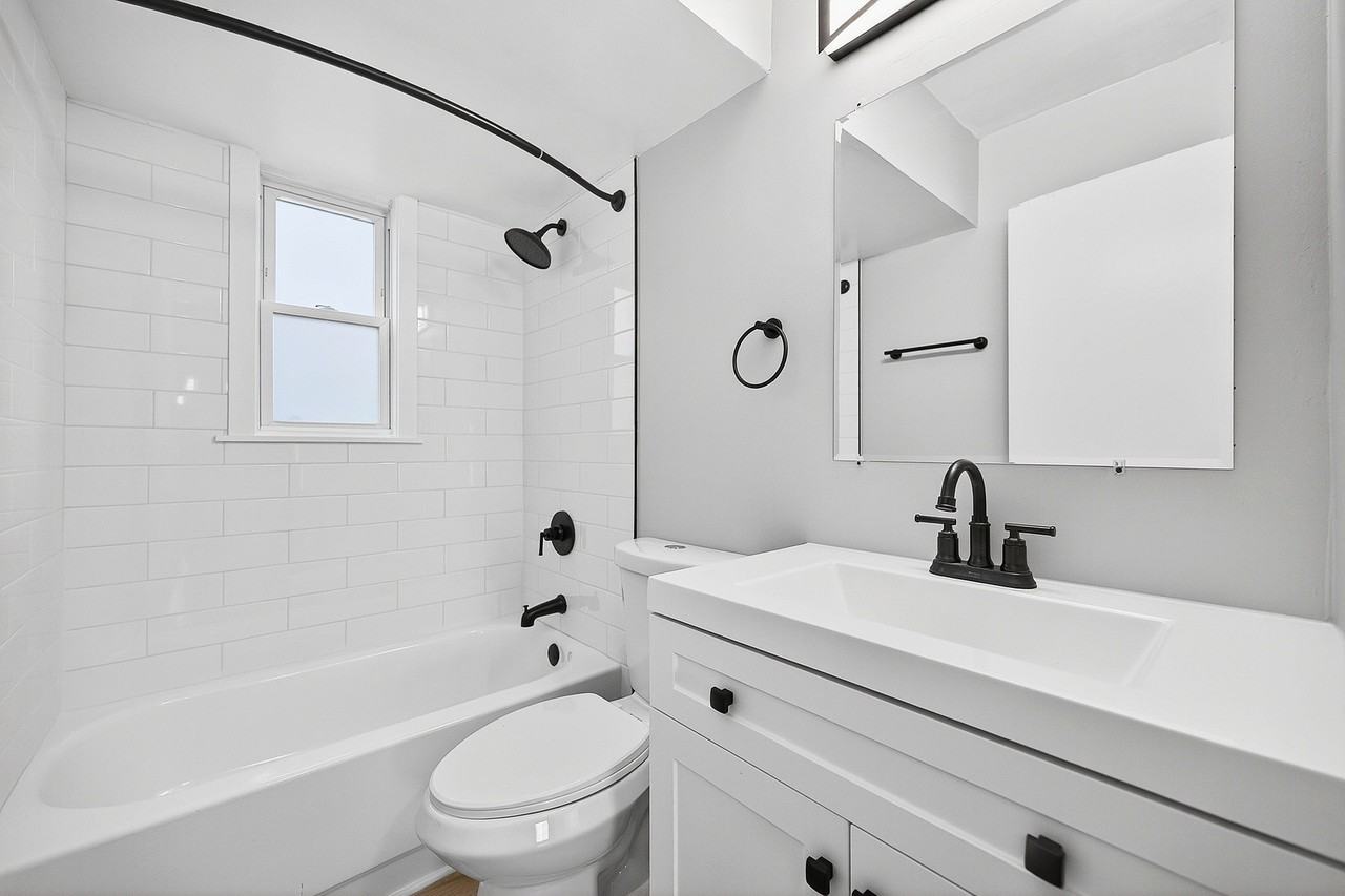 Oakley Square - Photo 6 of 19