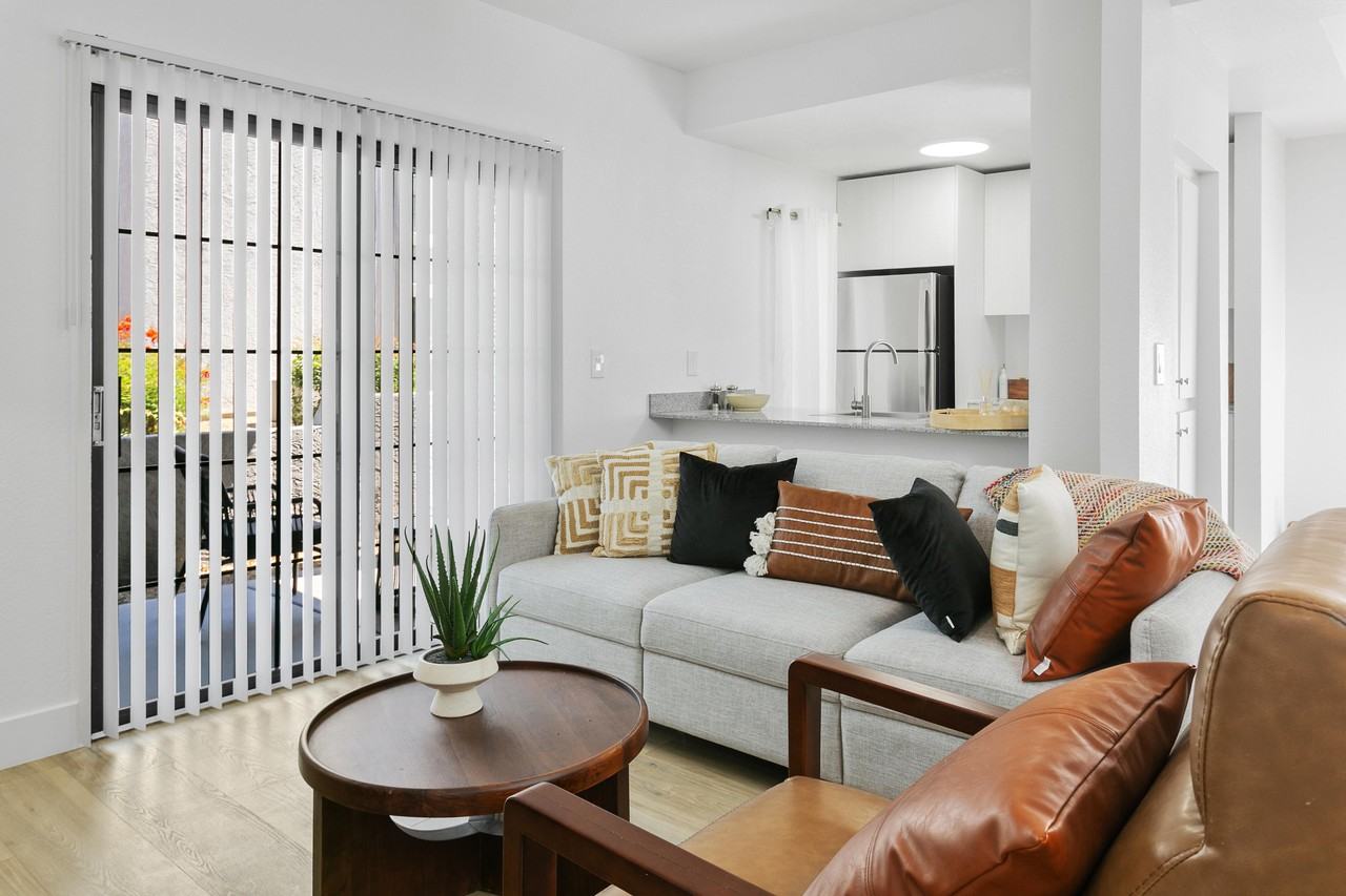 Diamonte on Bell - Photo 3 of 50