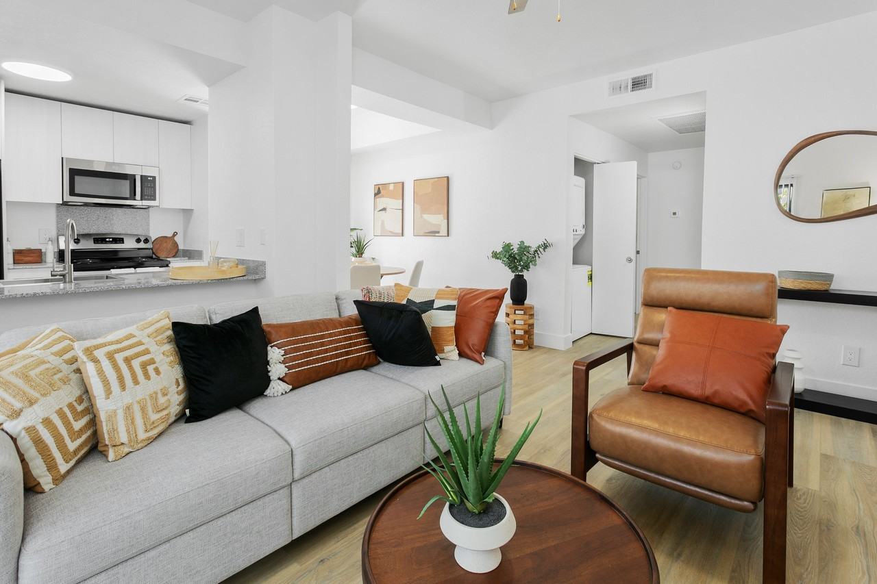 Diamonte on Bell - Photo 5 of 50