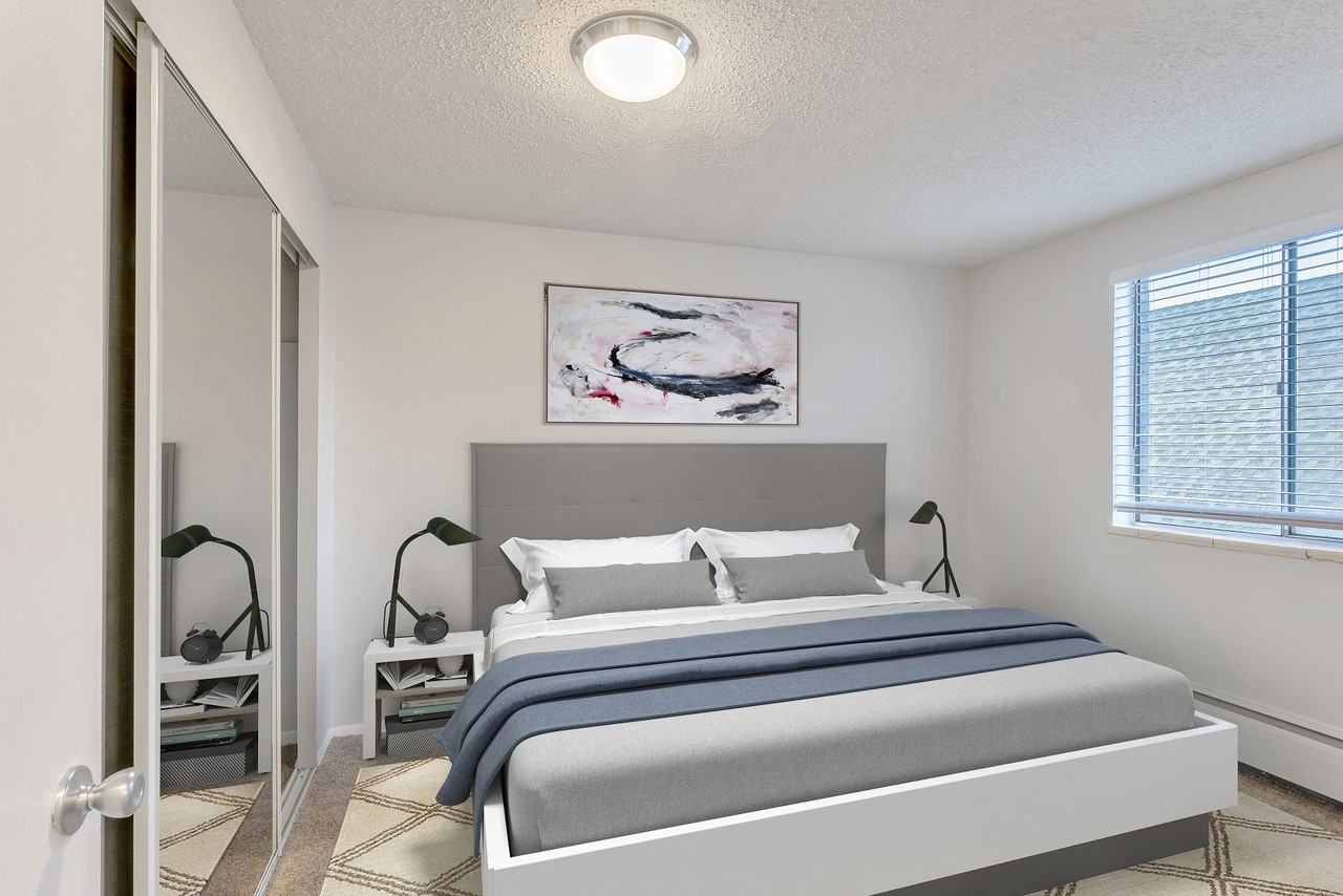 960 South Logan - Photo 6 of 15