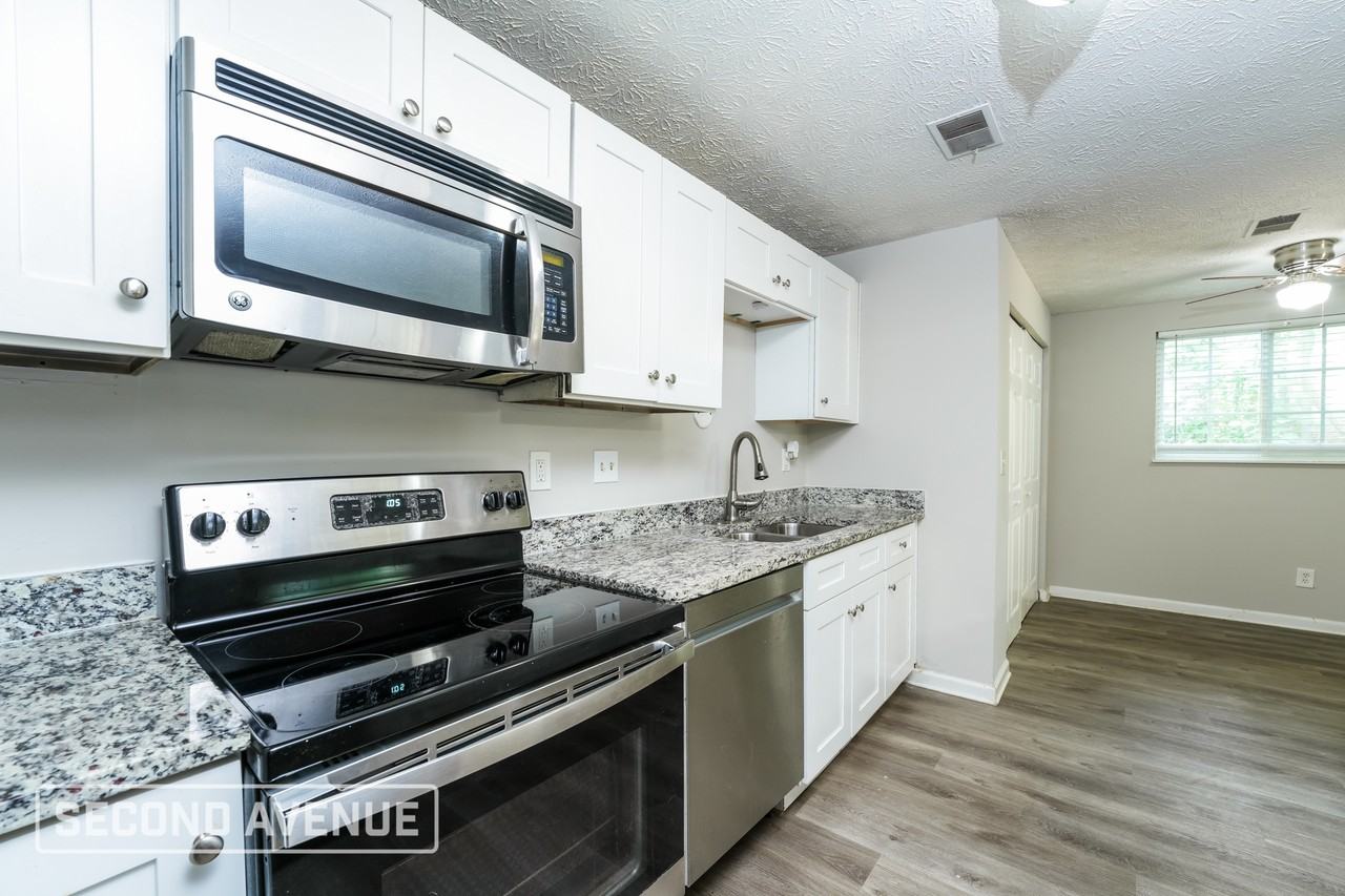 2196 Scarbrough Dr - Photo 5 of 19