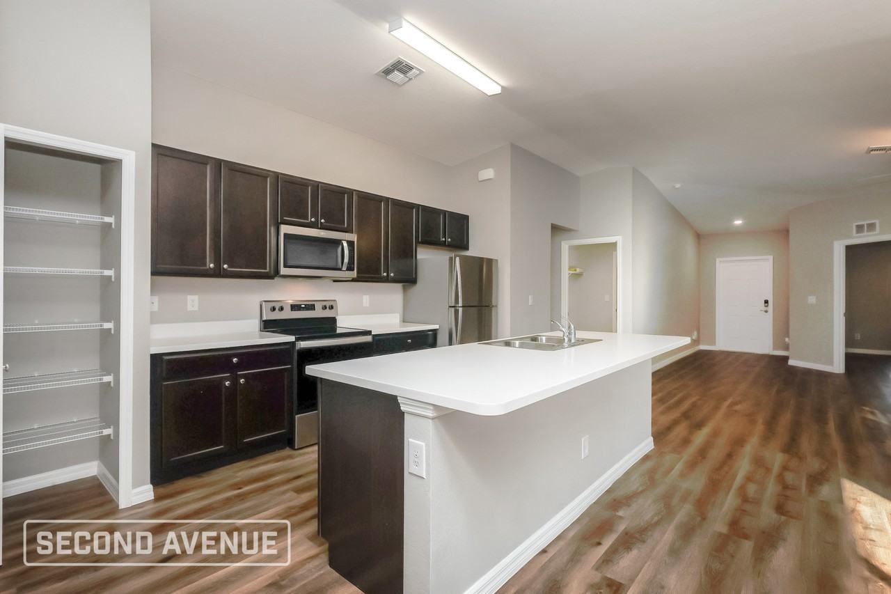 4934 Redwood Ter - Photo 2 of 27