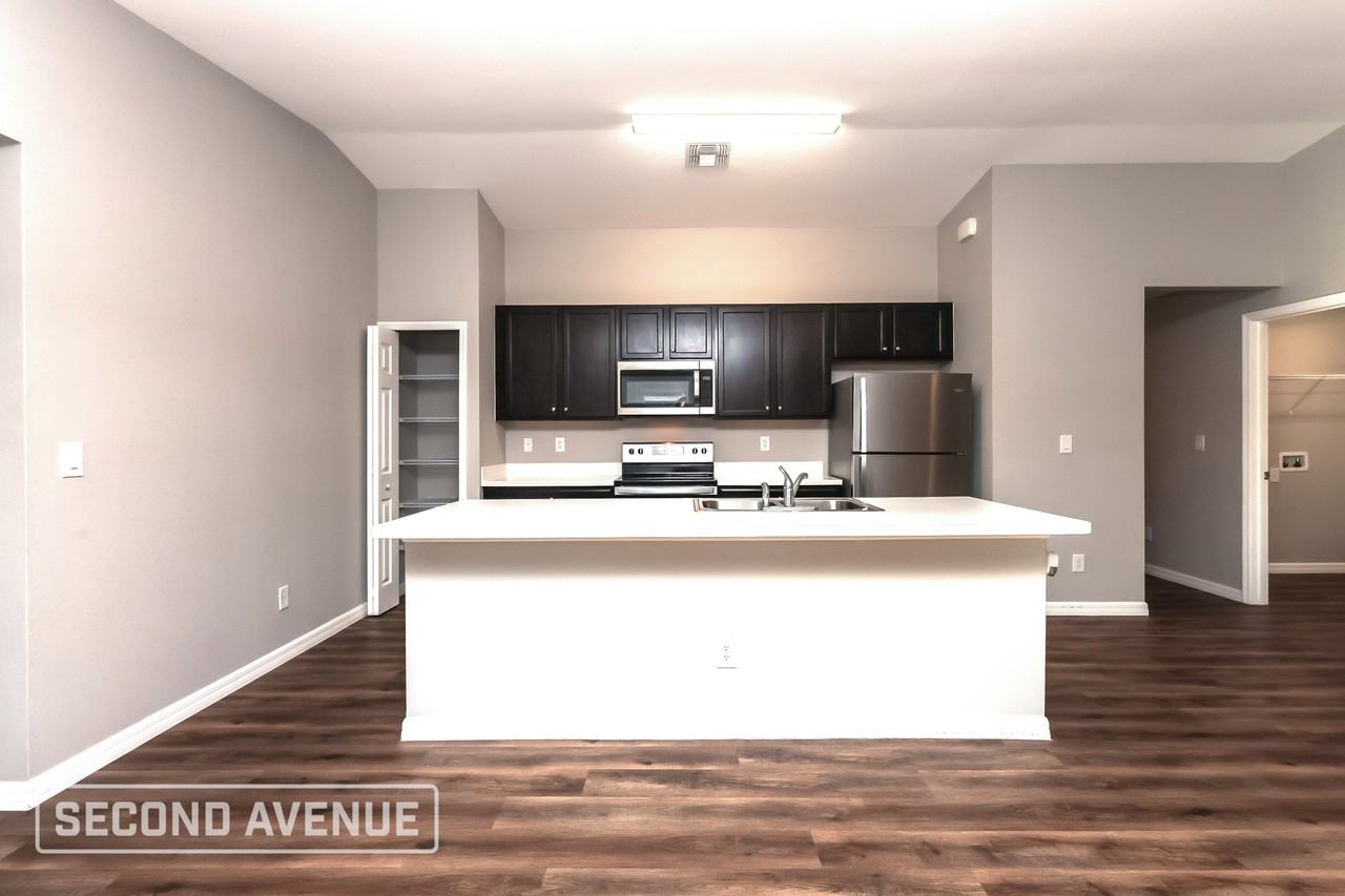 4934 Redwood Ter - Photo 7 of 27