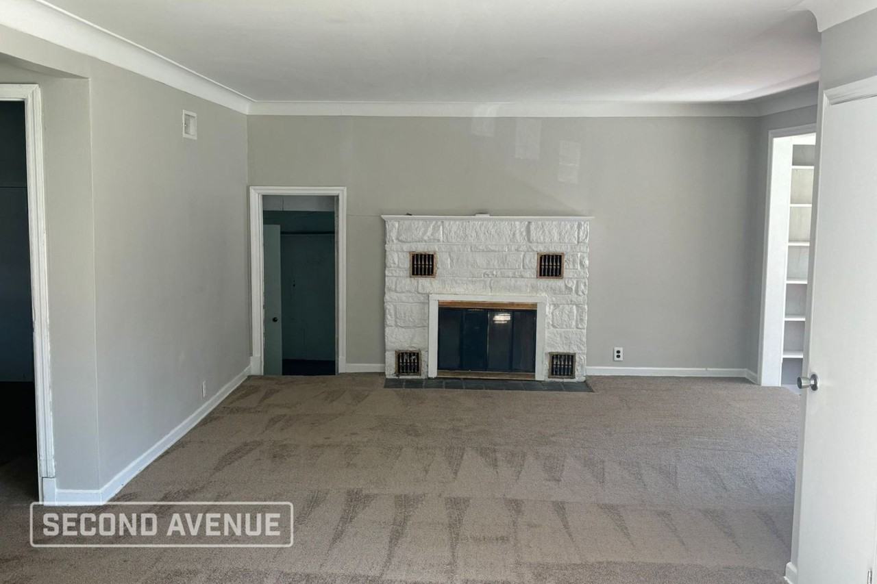 521 S Calumet Ave - Photo 3 of 18