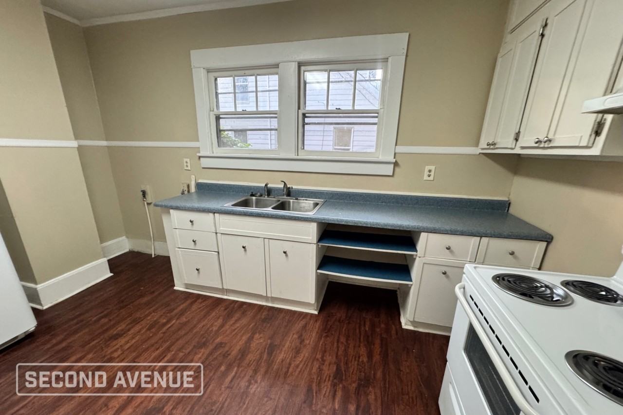 1416 Herrington Rd - Photo 6 of 14