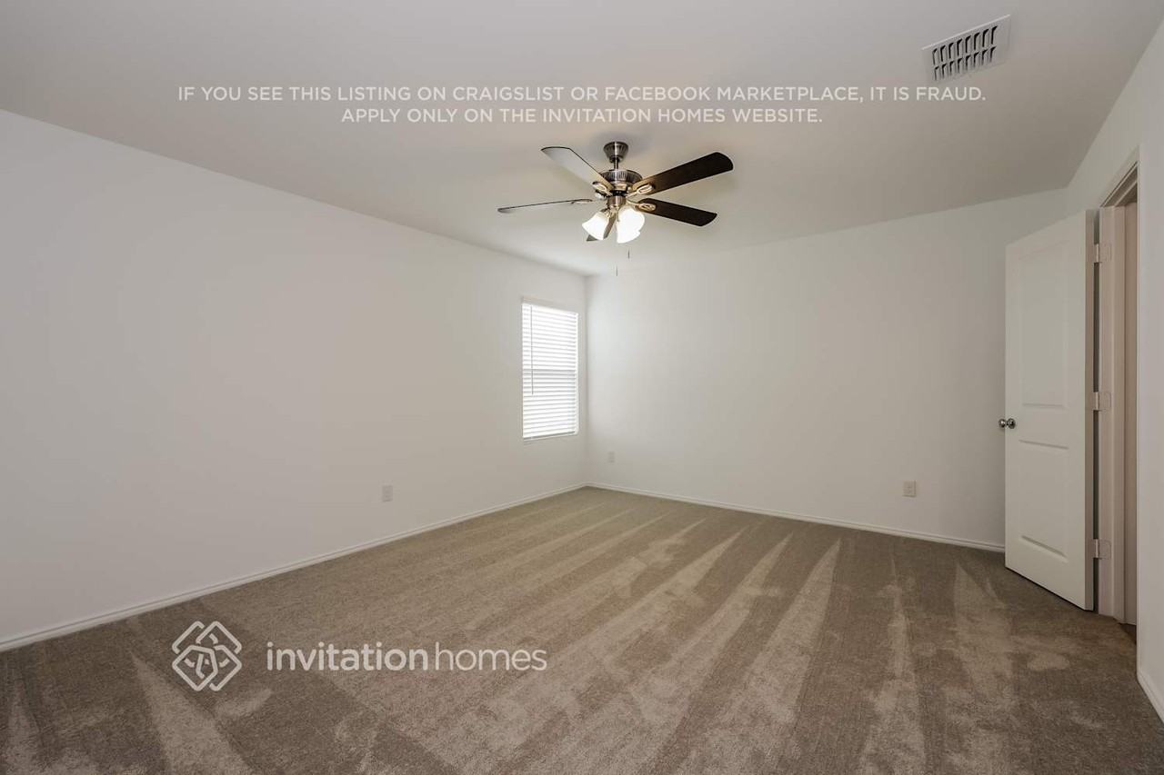 4036 Mountain Meadow Rd - Photo 7 of 15