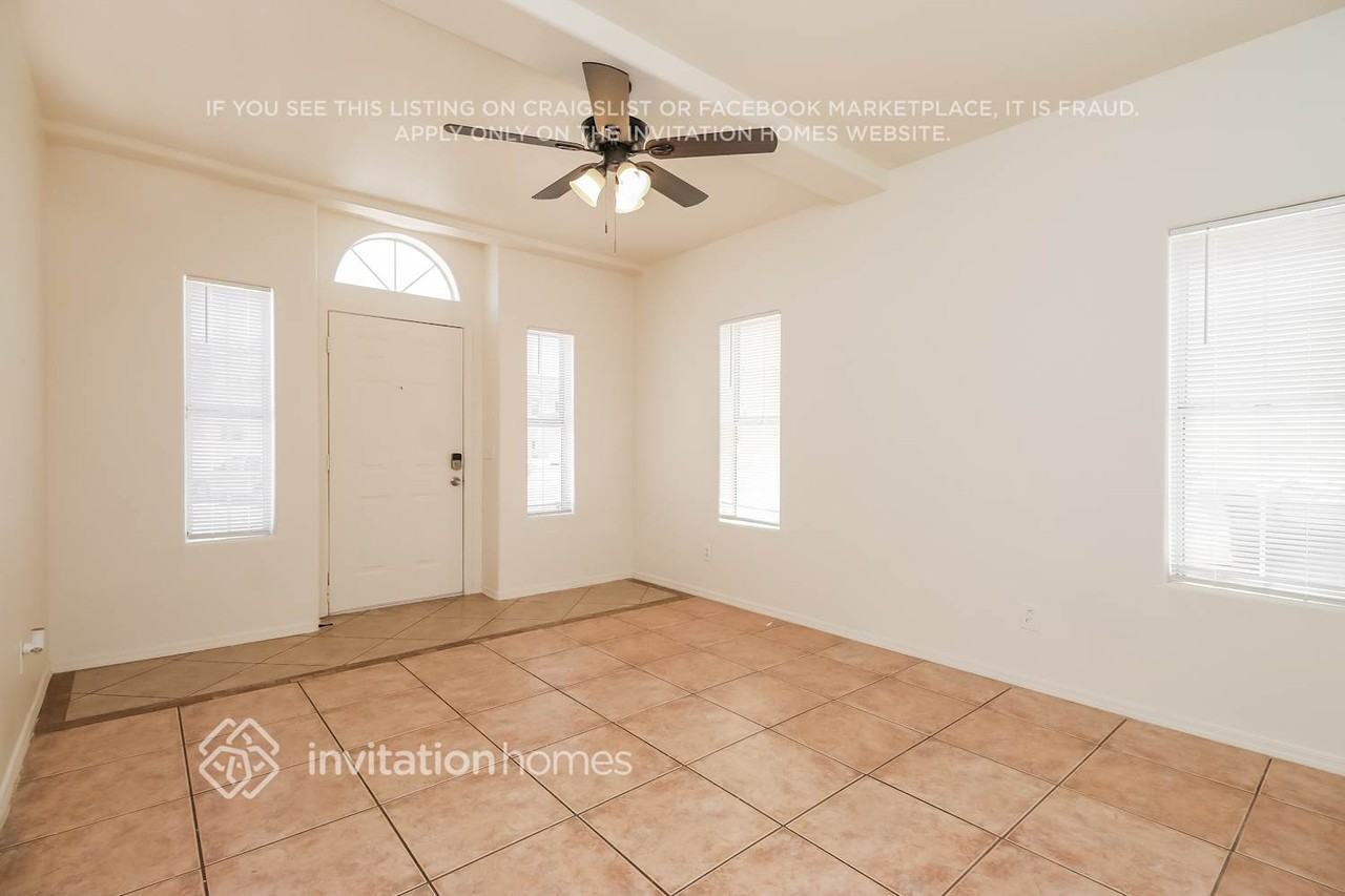 6322 S Colonial Way - Photo 4 of 17