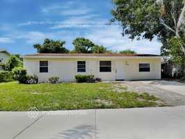 featured image of 4888 Prince Dr