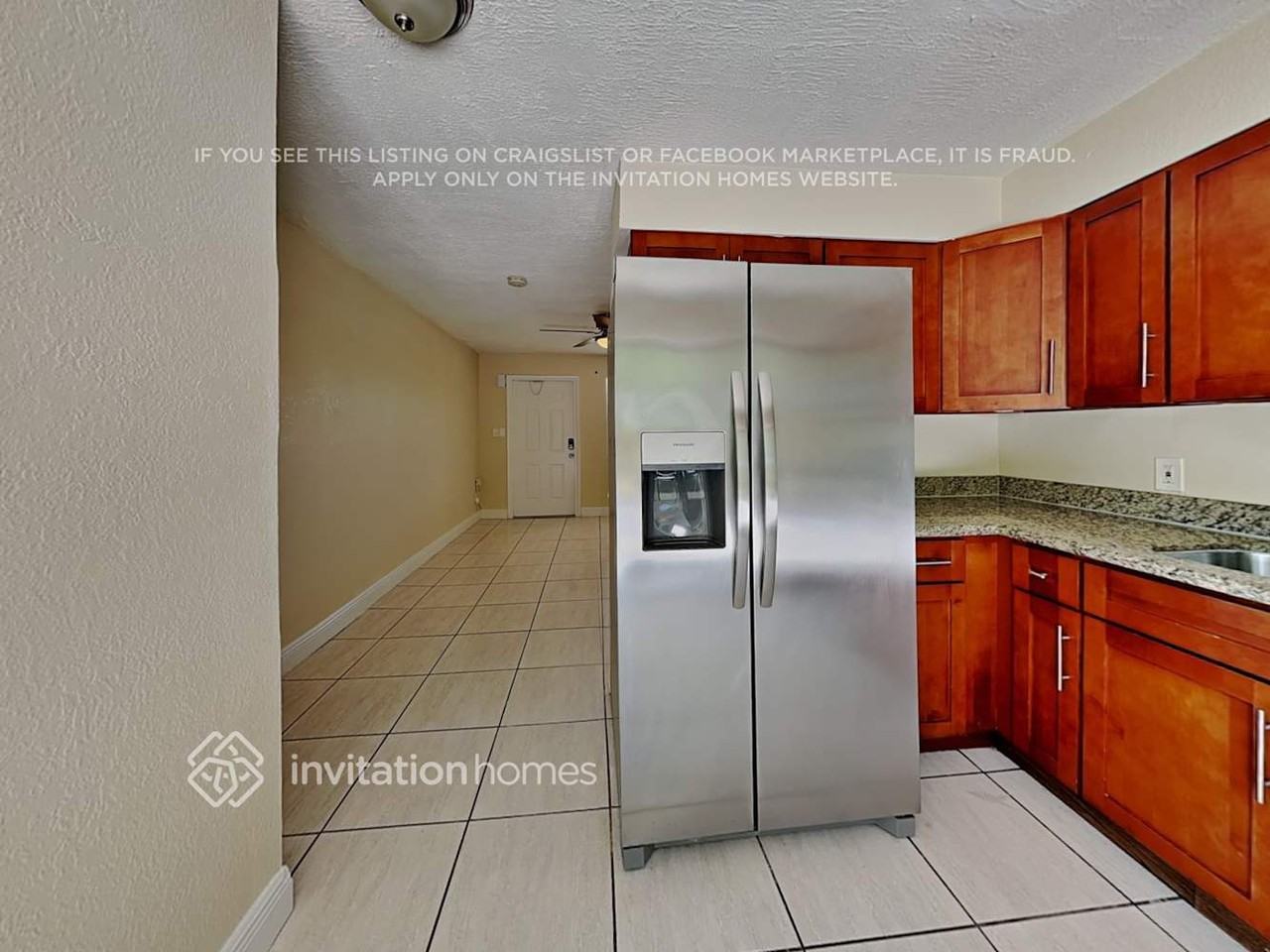 4888 Prince Dr - Photo 5 of 18