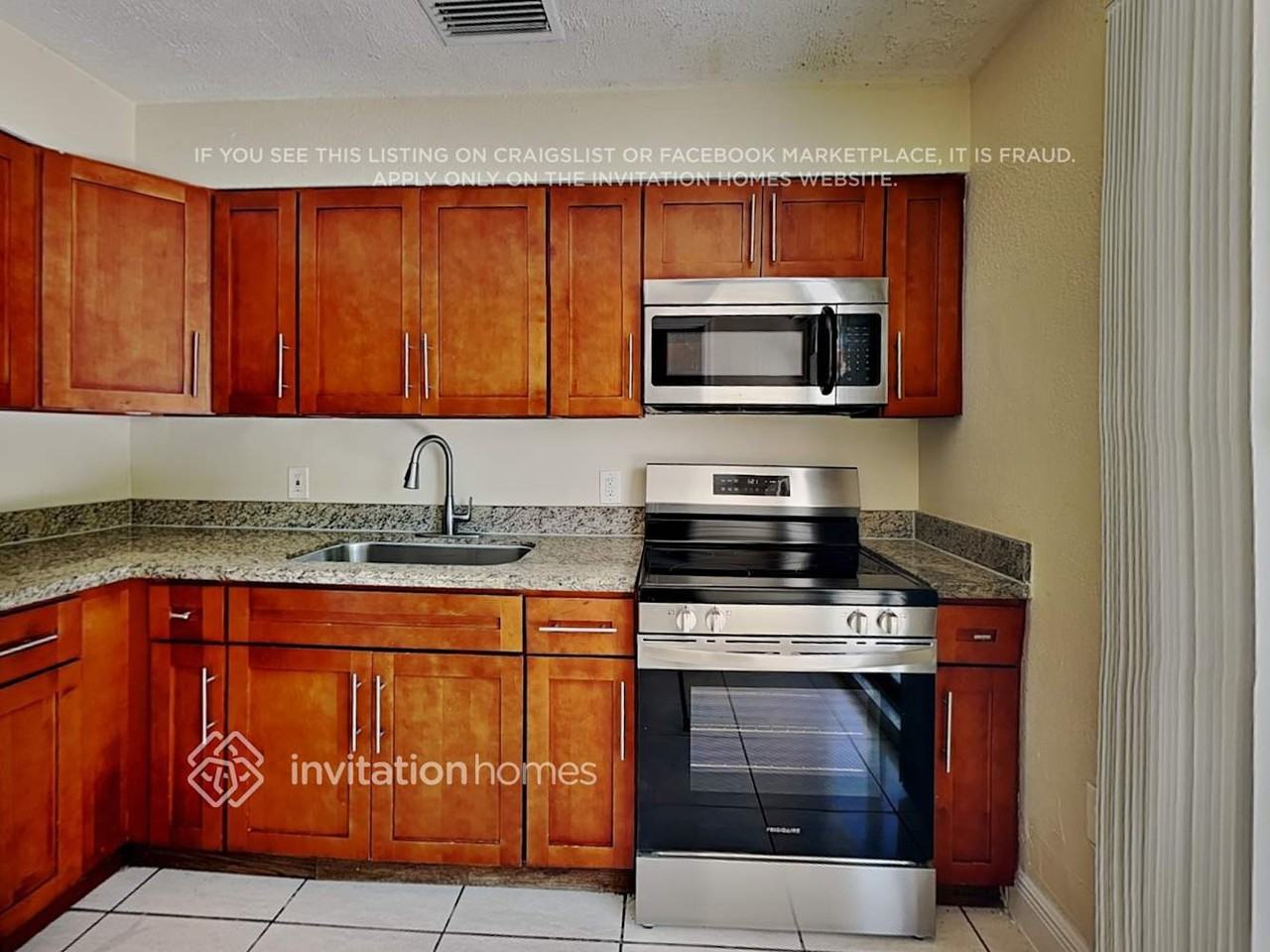 4888 Prince Dr - Photo 6 of 18