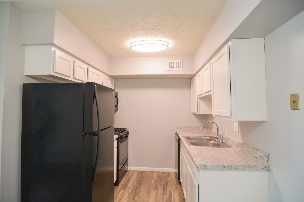 Spring Acres Apartments - Photo 3 of 22