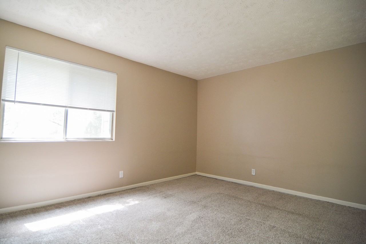 Spring Acres Apartments - Photo 4 of 22