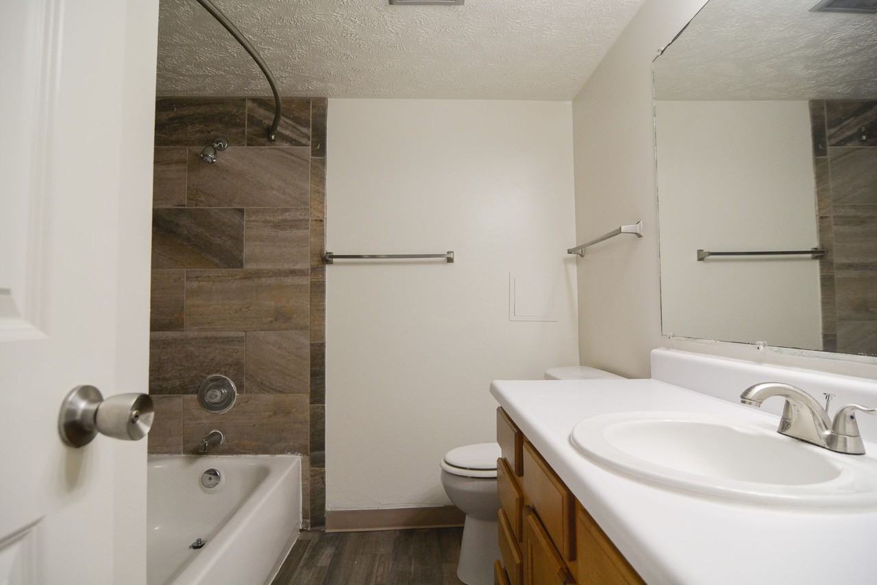 Spring Acres Apartments - Photo 5 of 22