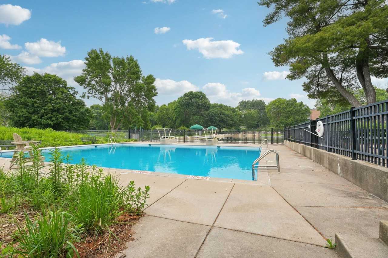 11100 Anderson Lakes Pkwy - Photo 7 of 37