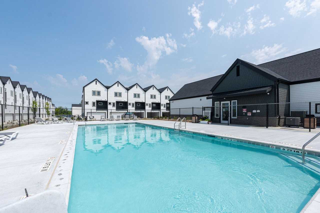 Juniper Rows Olde Towne - Photo 2 of 23