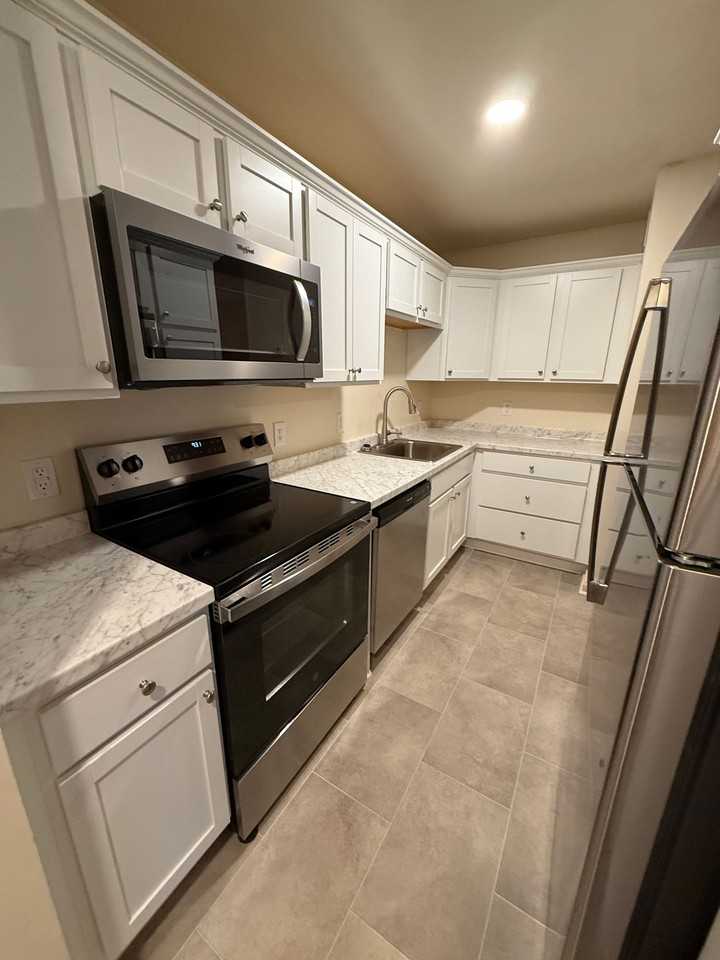 Ambassador Apartments - Photo 4 of 17