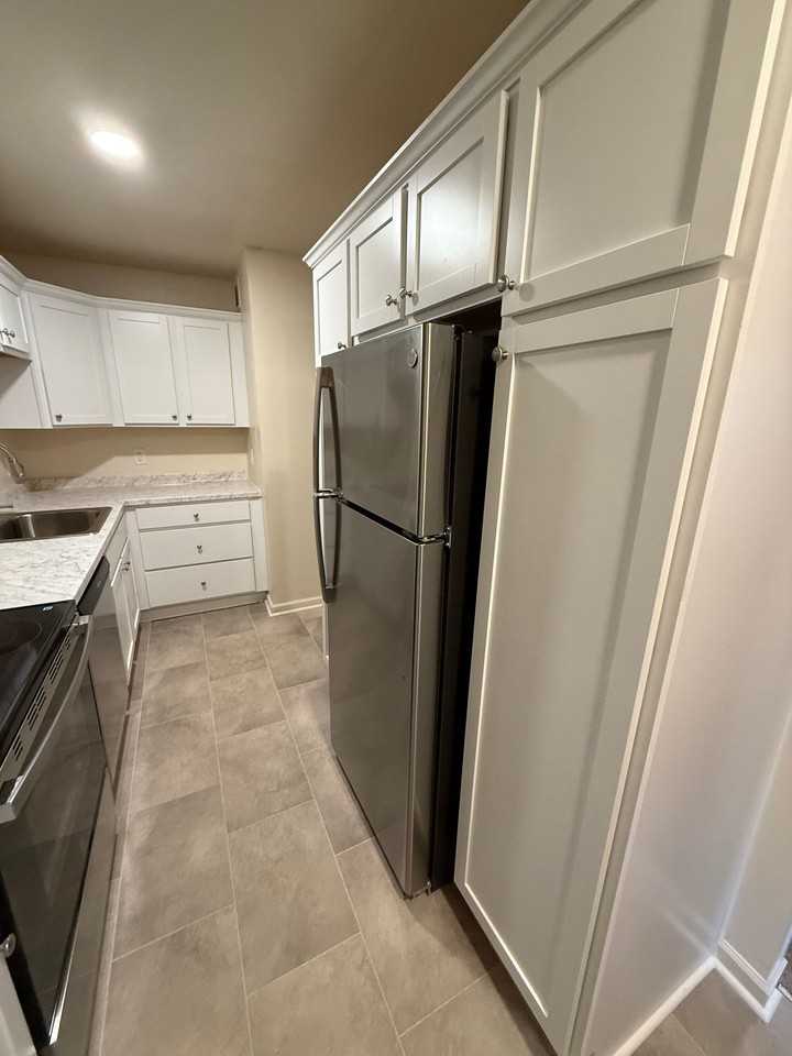 Ambassador Apartments - Photo 5 of 17