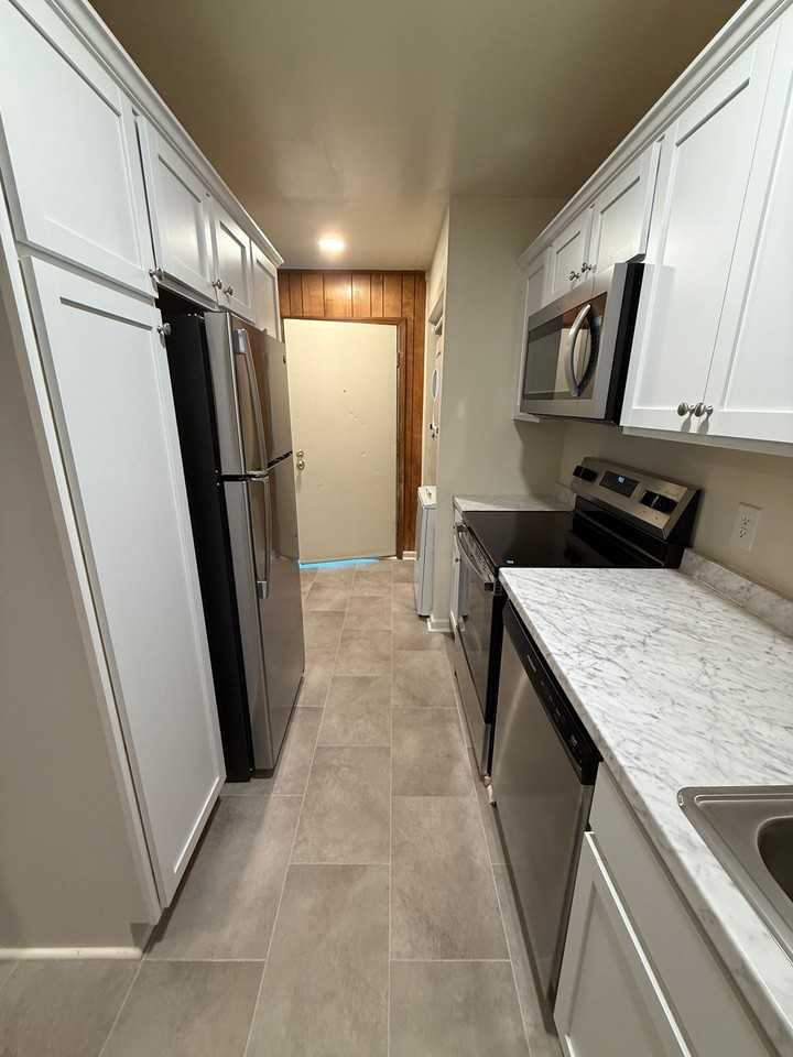 Ambassador Apartments - Photo 6 of 17