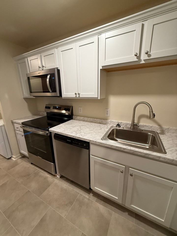 Ambassador Apartments - Photo 7 of 17