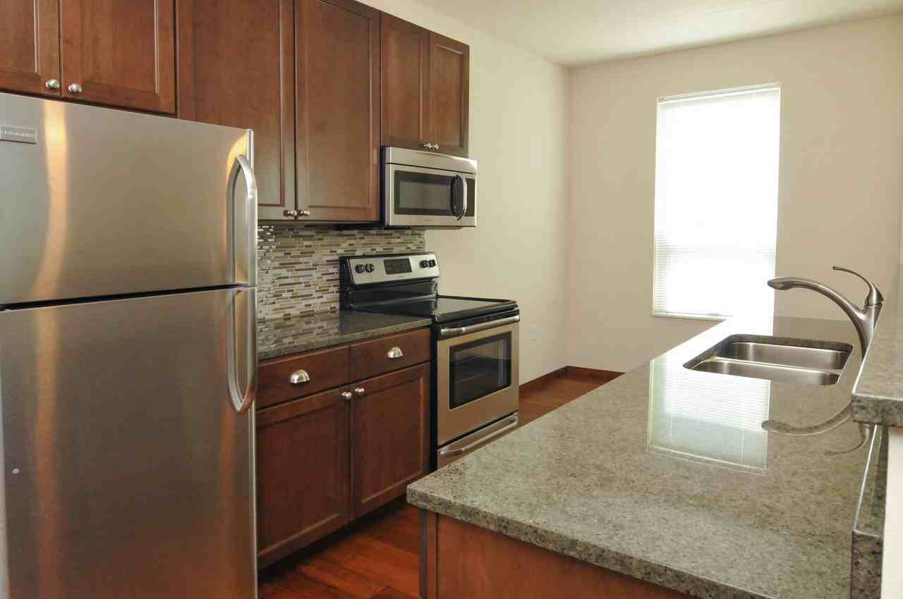 Bedford Crossing - Photo 6 of 9