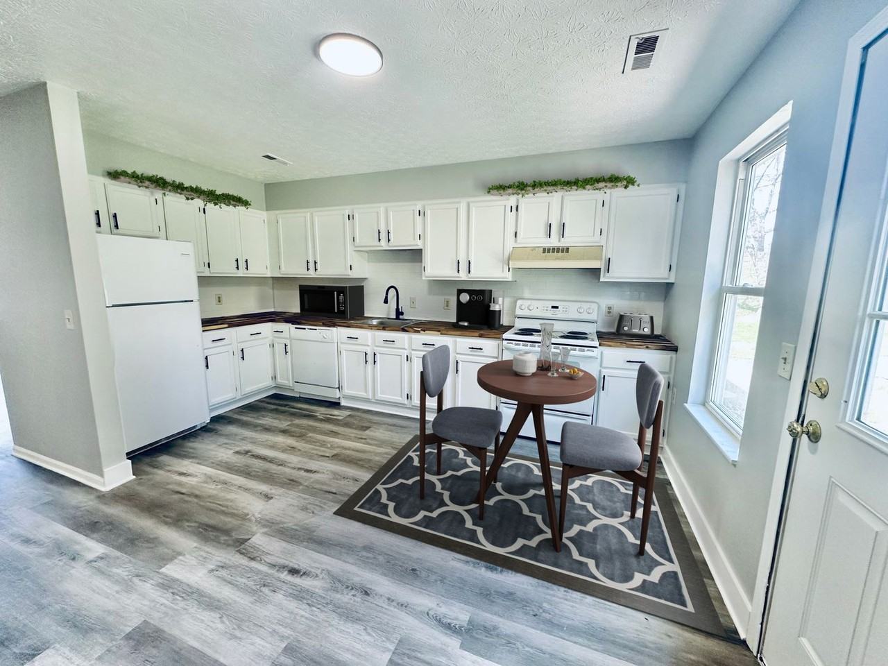 1855 Mechanicsburg Rd. - Photo 2 of 11