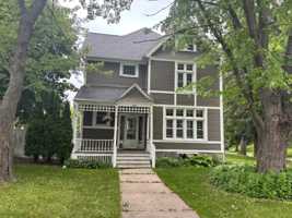 featured image of 1105 N 6th St