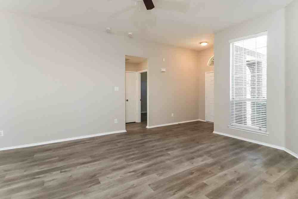 1206 Beacon Hill Dr - Photo 6 of 16