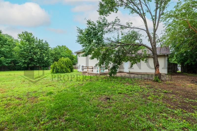 2013 N Parkridge Ct - Photo 4 of 27