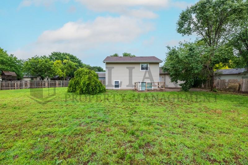 2013 N Parkridge Ct - Photo 6 of 27