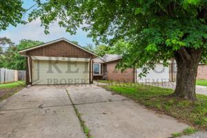 featured image of 141 S Lark Ln