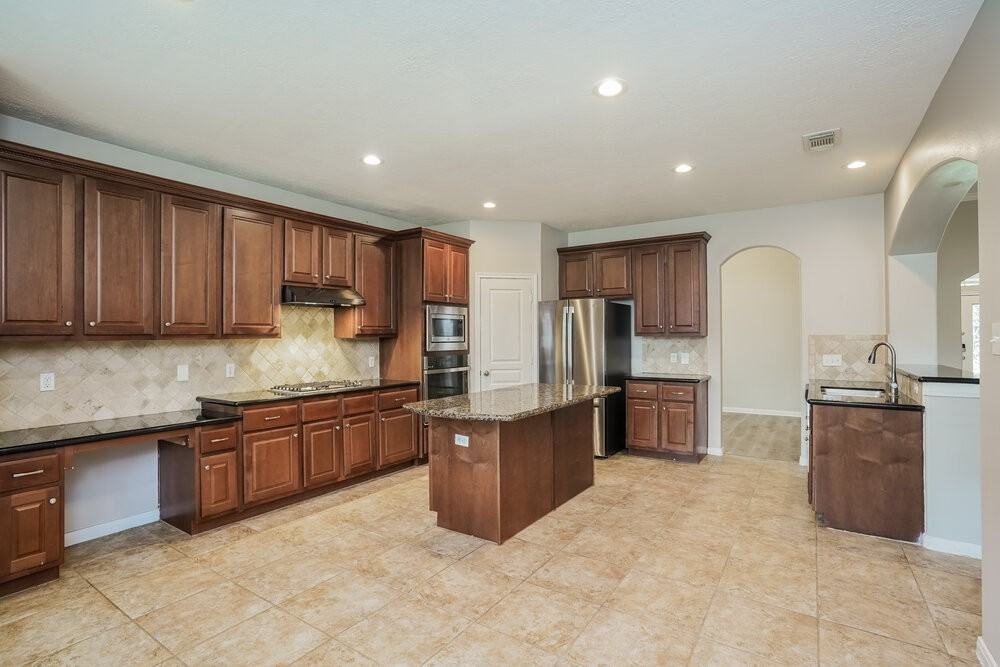 2130 Pelican Landing Ct - Photo 7 of 16