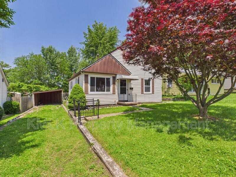 593 Franklin Ave - Photo 2 of 33