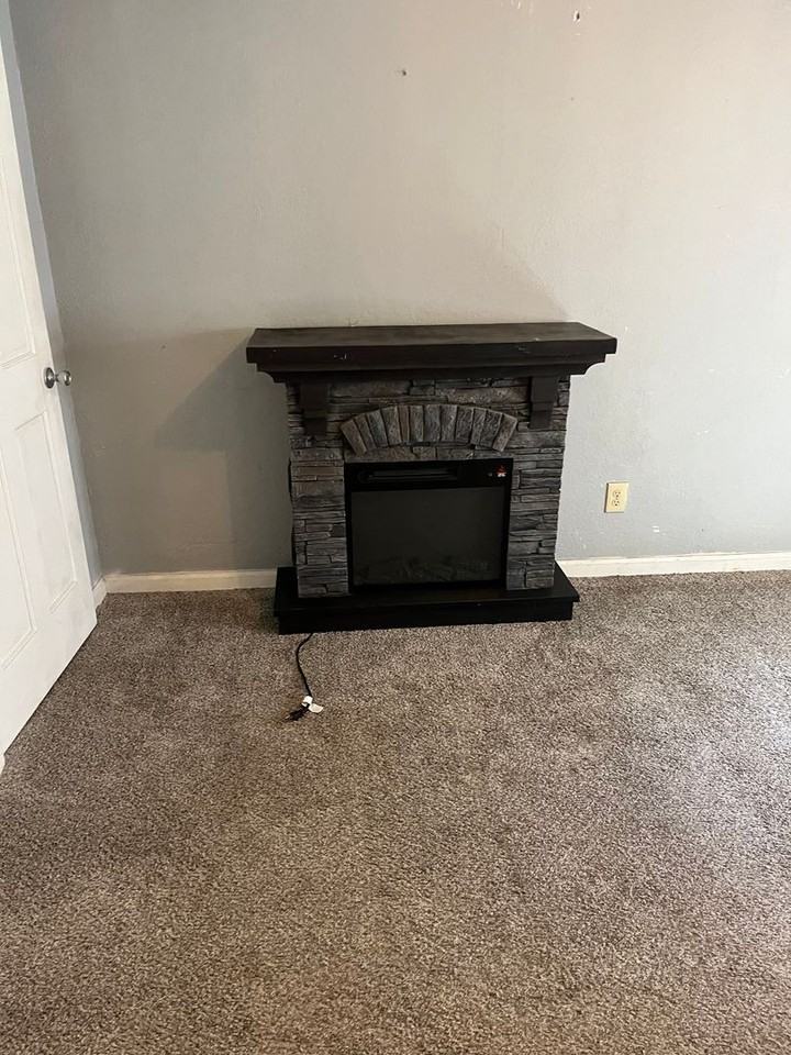 407 W Moore St - Photo 6 of 8