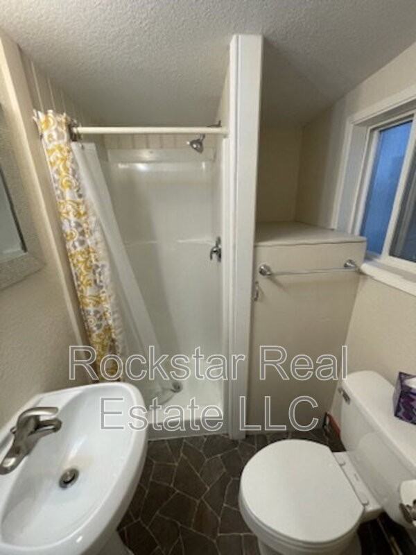 604 S Sunderland Rd - Photo 7 of 11