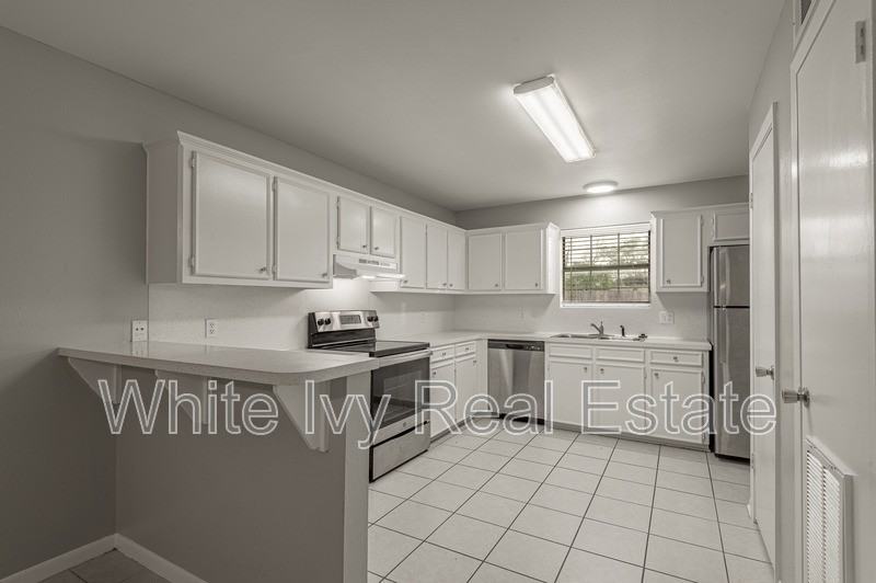 600 Palm St #10 - Photo 7 of 19