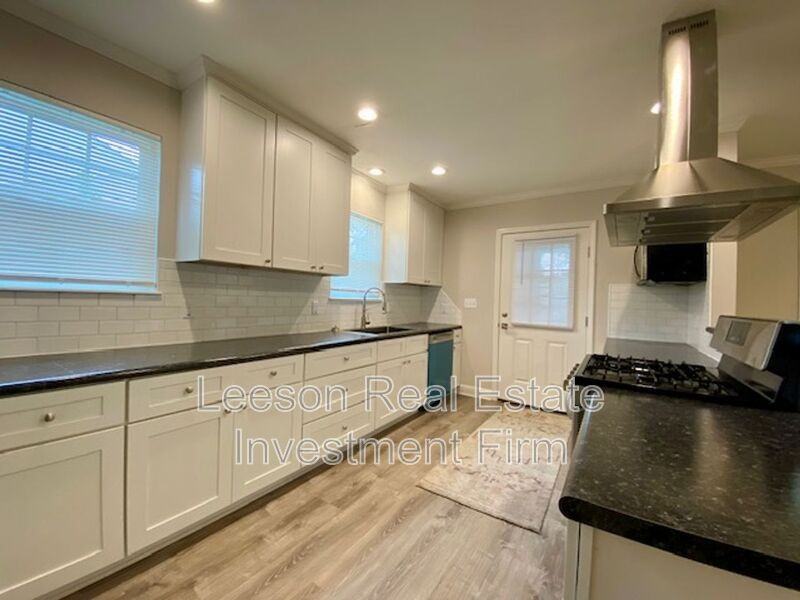 2721 Fairfield Ave - Photo 6 of 12