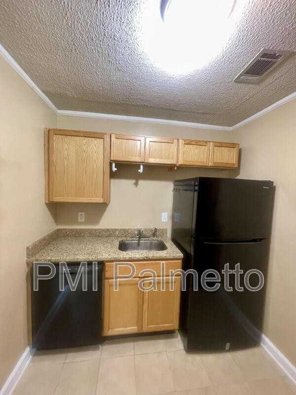 241 Vallejo Cir #A - Photo 6 of 17