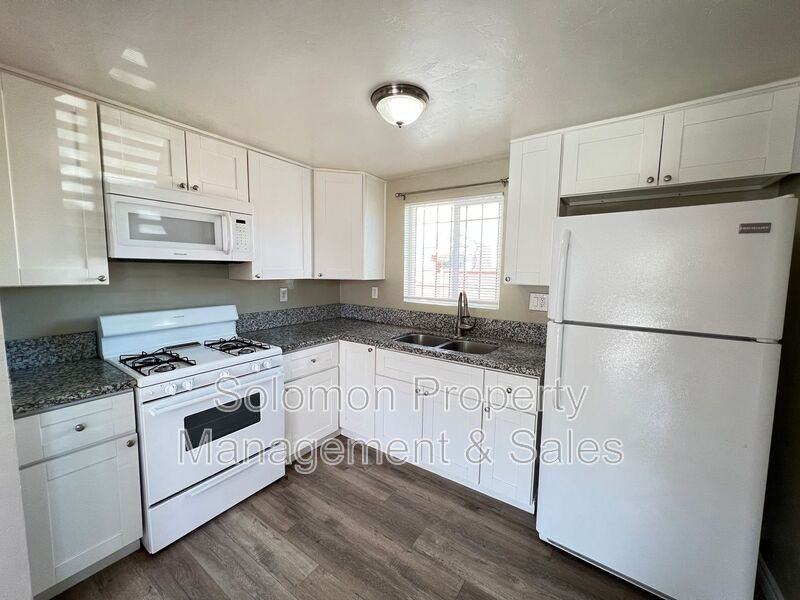 3329 Polk Ave - Photo 5 of 11