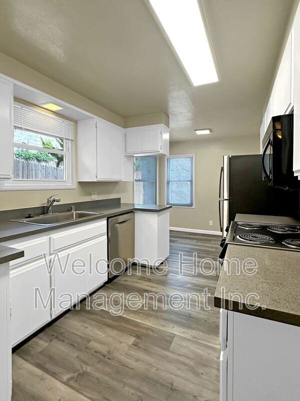 1228 Sandelin Ave - Photo 2 of 18