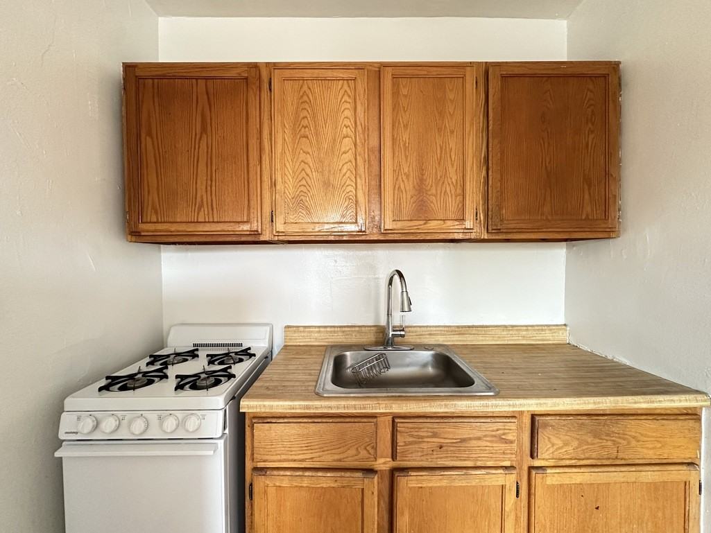 2432 N Linden Pl #305 - Photo 4 of 21