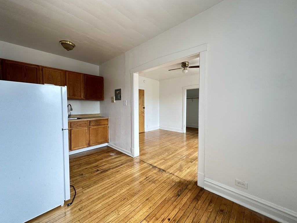 2432 N Linden Pl #305 - Photo 6 of 21