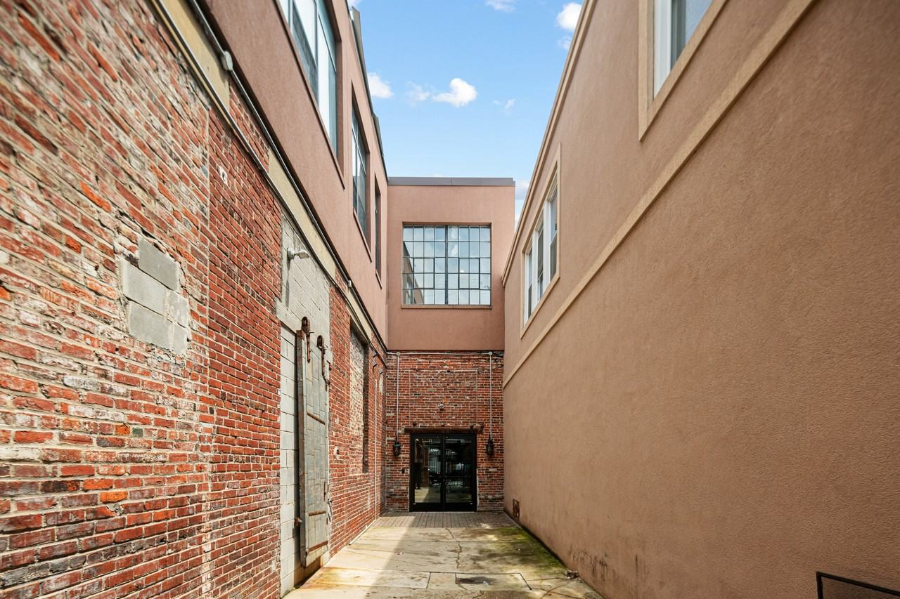 3421 Richmond Street - Photo 3 of 45