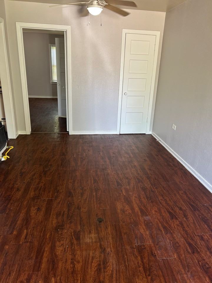 4008 Homan Avenue - Photo 3 of 9