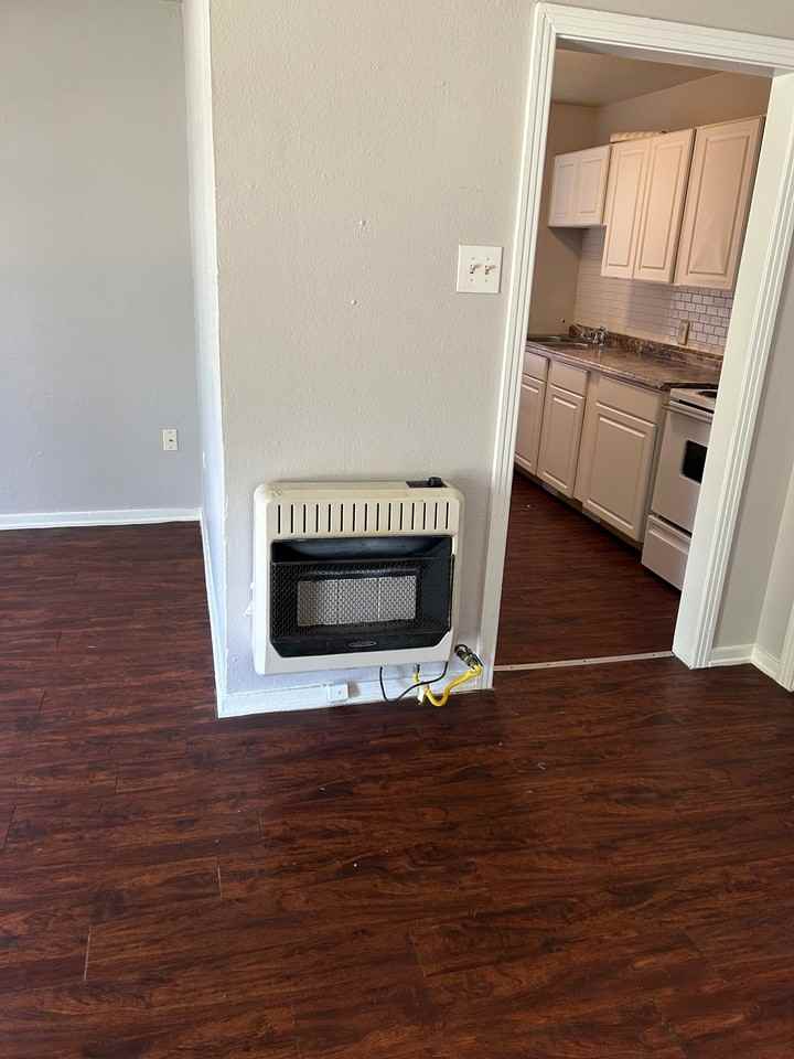 4008 Homan Avenue - Photo 4 of 9