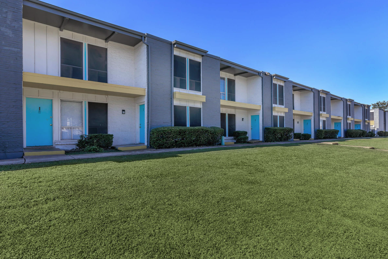 The Hayes Apartments - Photo 5 of 20