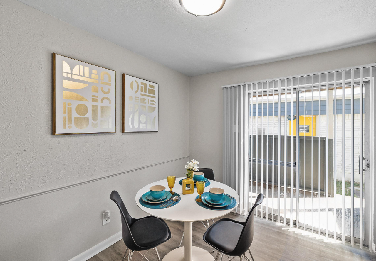 The Hayes Apartments - Photo 7 of 20