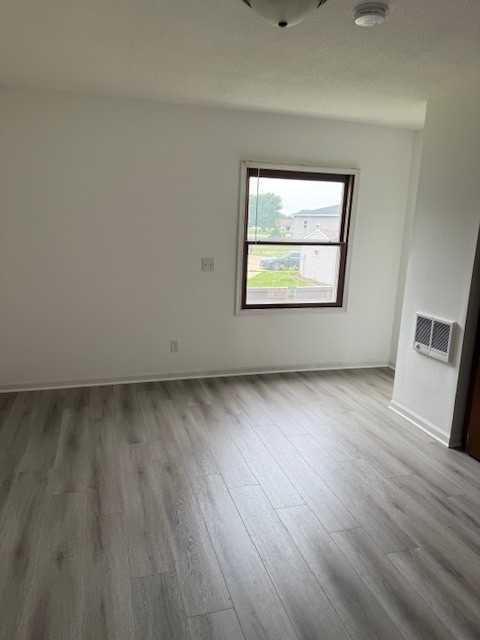 1201 Dixon Avenue - Photo 5 of 7