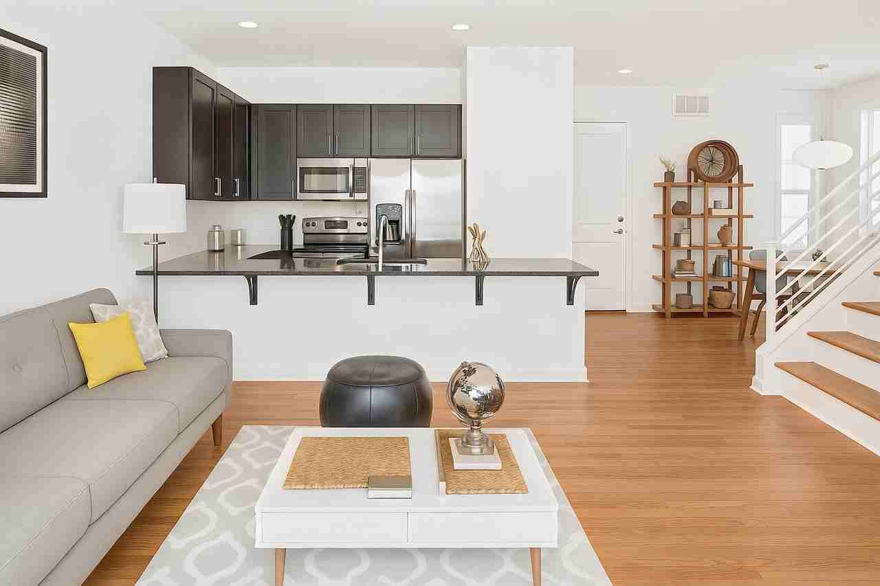 527 Oak Street - Photo 3 of 40