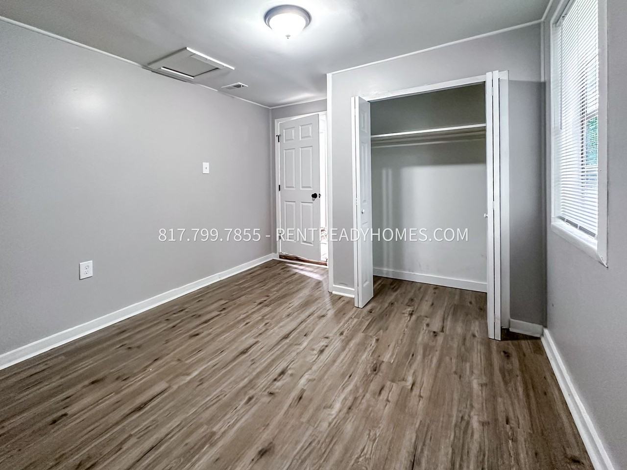 1316 Rayfield Dr - Photo 4 of 9
