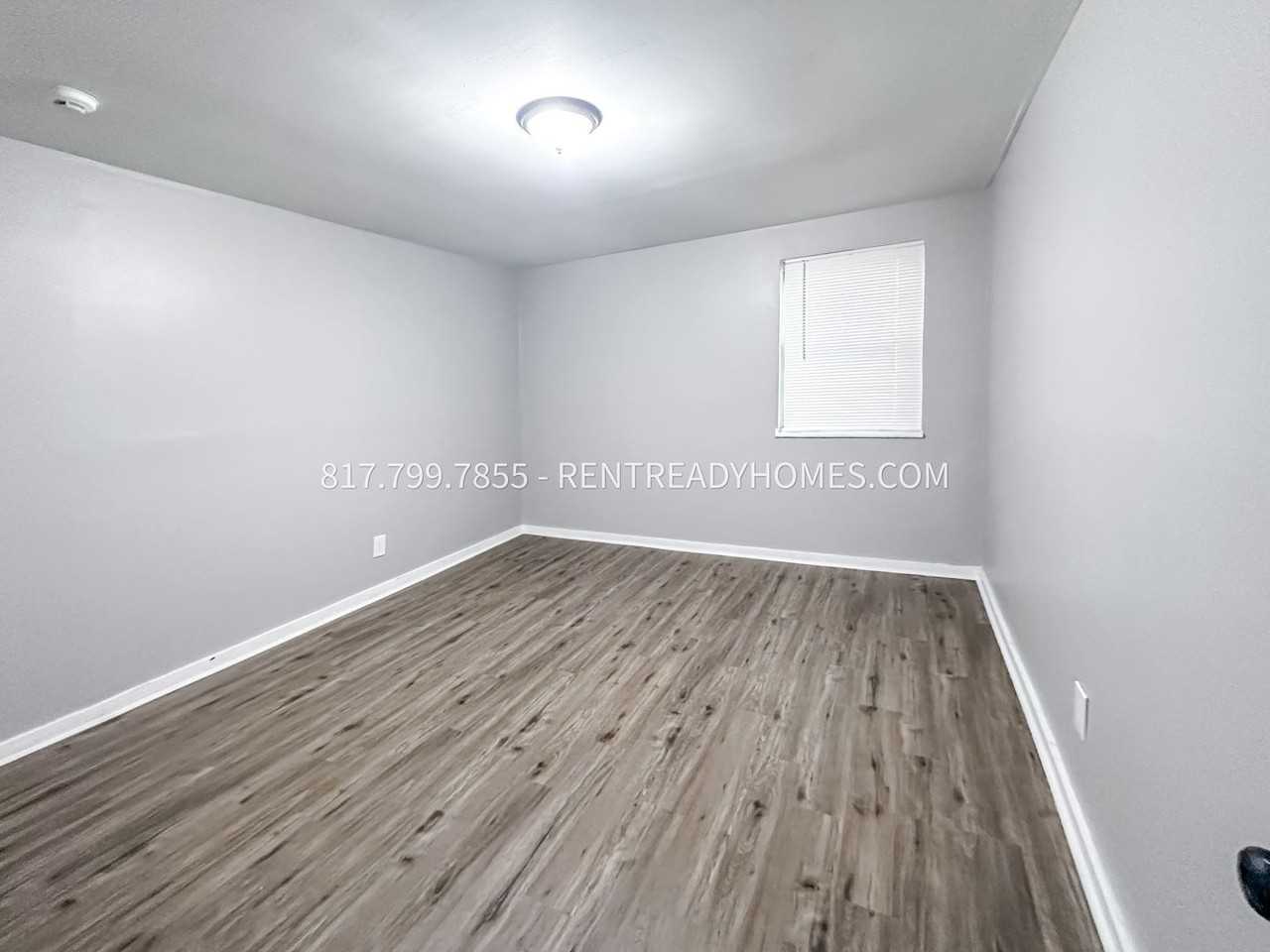 1316 Rayfield Dr - Photo 7 of 9